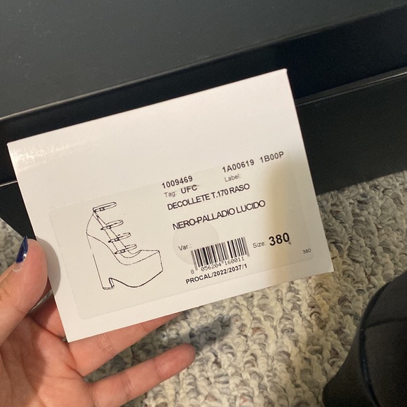 NWT Versace Satin Black Tempest Platform Pump - Picture 13 of 17